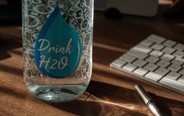 How to Drink Enough Water Throughout a Busy Day