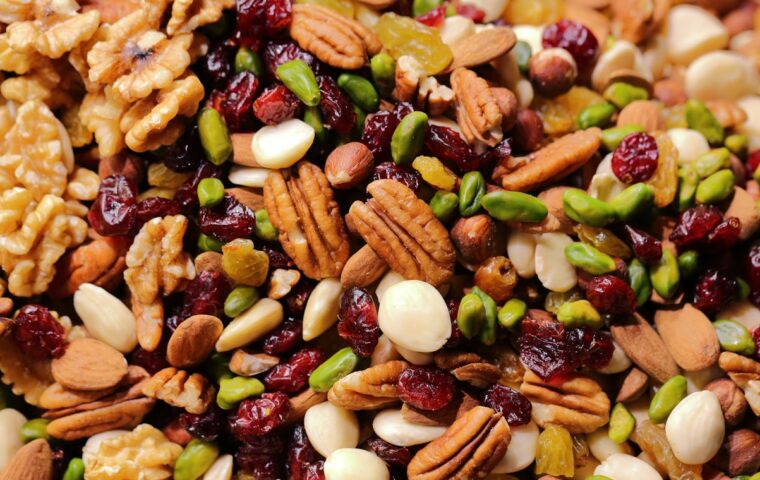 Healthy Snacks That Actually Keep You Full at Work