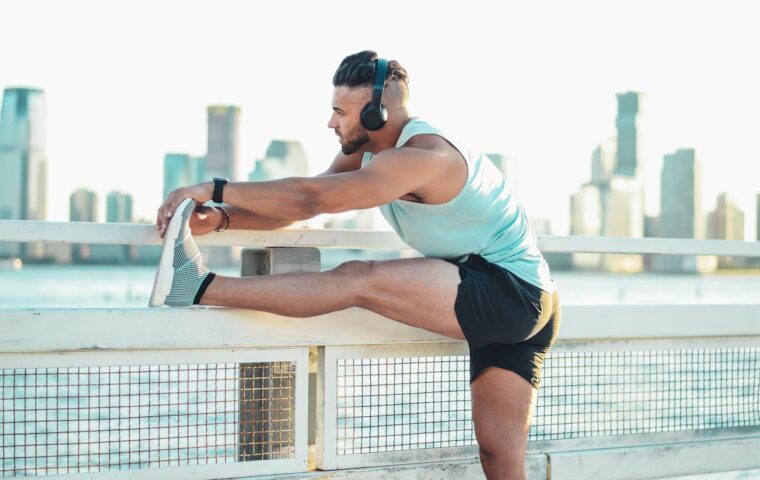 Warm-Up vs Stretching: What to Actually Do Before a Workout